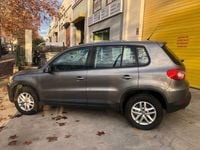 Usado VW Tiguan Advance 122 CV (89 kW) 2011 Gris SUV
