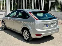 Używany Ford Focus Trend 109 KM (80 kW) 2008 Szary Sedan/Limuzyna