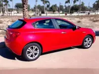 Usado Alfa Romeo Giulietta Distinctive 120 CV (88 kW) 2011 Rojo Utilitario