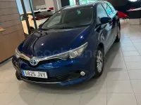 Usado Toyota Auris Hybrid Advance 136 CV (100 kW) 2017 Azul Familiar