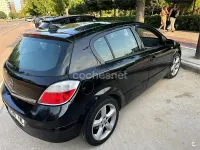Usado Opel Astra Cosmo 120 CV (88 kW) 2007 Negro Berlina