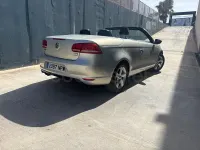 Usado VW Eos Sport 160 CV (117 kW) 2013 Gris / plata Descapotable