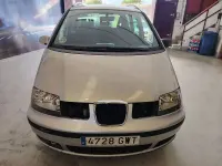 Usado Seat Alhambra Reference 140 CV (102 kW) 2010 Gris / plata Monovolumen