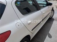 Usado Peugeot 206 70 CV (51 kW) 2005 Blanco Berlina