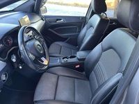 Käytetty Mercedes B200 136 HP (100 kW) 2018 Harmaa Tila-auto