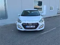 Usado Hyundai i30 90 CV (66 kW) 2016 Blanco Berlina