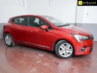 Usado Renault Clio Zen 86 CV (63 kW) 2020 Rojo Utilitario