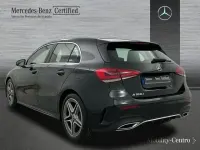 Usado Mercedes A180 AMG line 116 CV (85 kW) 2022 Nachtschwarz  unilack Berlina
