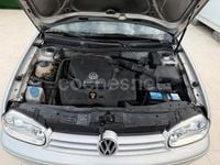 Usado VW Golf IV Highline 105 CV (77 kW) 2001 Gris / plata Berlina