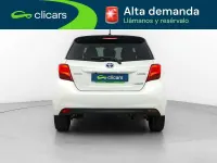 Usado Toyota Yaris Hybrid 75 CV (55 kW) 2016 Blanco Berlina