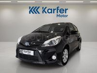 Usado Toyota Yaris Hybrid Active 100 CV (73 kW) 2012 Negro Berlina