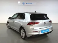 Usado VW Golf VIII Life 150 CV (110 kW) 2021 Gris / plata Berlina