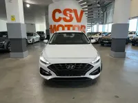 Usado Hyundai i30 120 CV (88 kW) 2024 Blanco Utilitario
