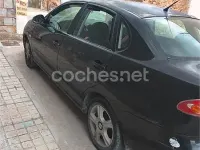 Usado Seat Cordoba 100 CV (73 kW) 2002 Negro Familiar