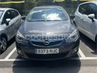 Usado Opel Astra Enjoy 115 CV (84 kW) 2012 Marrón Berlina