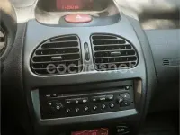 Usado Peugeot 206 110 CV (80 kW) 2003 Amarillo Familiar