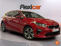 Begagnad Kia Ceed 120 HK (88 kW) 2019 Röd Halvkombi