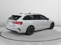 Usado Skoda Octavia RS 200 CV (147 kW) 2023 Blanco Familiar