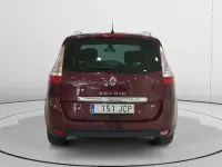 Usado Renault Scénic LIMITED 130 CV (95 kW) 2015 Marrón Monovolumen