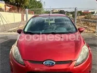 Usado Ford Fiesta Trend 82 CV (60 kW) 2009 Rojo Berlina