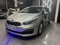 Usado Kia Ceed GT 136 CV (100 kW) 2017 Gris / plata Berlina