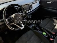Usado Kia Rio 84 CV (61 kW) 2018 Blanco Berlina