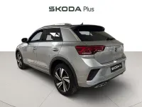Usado VW T-Roc R-line 150 CV (110 kW) 2023 Gris plata SUV