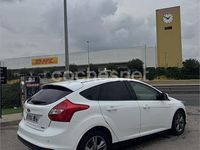 Usado Ford Focus 125 CV (91 kW) 2014 Blanco Berlina