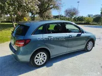Usado Mercedes B200 136 CV (100 kW) 2015 Azul Monovolumen