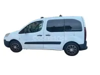 Usado Peugeot Partner Tepee 75 CV (55 kW) 2014 Blanco Monovolumen