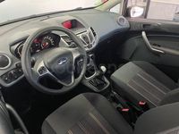 Usado Ford Fiesta Trend 82 CV (60 kW) 2010 Negro Utilitario