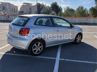 Usado VW Polo Advance 90 CV (66 kW) 2012 Gris / plata Utilitario