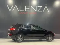 Usado Hyundai i30 120 CV (88 kW) 2024 Negro Berlina