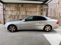 Usado Mercedes E320 Avantgarde 197 CV (144 kW) 2003 Gris / plata Berlina