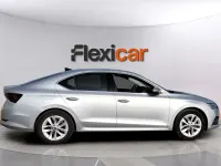 Usado Skoda Octavia Selection 110 CV (80 kW) 2024 Gris Berlina