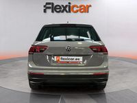 Usado VW Tiguan Life 150 CV (110 kW) 2021 Gris SUV