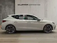 Usado Cupra Leon 150 CV (110 kW) 2025 Gris / plata Berlina
