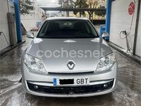 Usado Renault Laguna III Authentique 130 CV (95 kW) 2008 Gris / plata Berlina