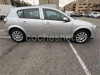 Usado Opel Astra Enjoy 100 CV (73 kW) 2006 Gris / plata Berlina