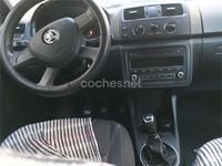 Usado Skoda Fabia Ambition 75 CV (55 kW) 2013 Gris / plata Berlina