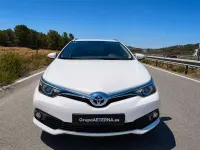 Usado Toyota Auris Hybrid Business Edition 136 CV (100 kW) 2016 Blanco Familiar