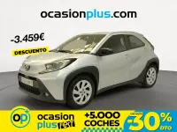 Begagnad Toyota Aygo X Play 72 HK (52 kW) 2024 Grå SUV