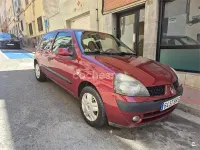 Usado Renault Clio 75 CV (55 kW) 2002 Rojo Berlina