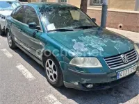 Usado VW Passat Trendline 130 CV (95 kW) 2003 Verde Berlina