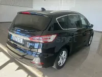Usado Ford S-MAX Titanium 150 CV (110 kW) 2022 Negro Monovolumen