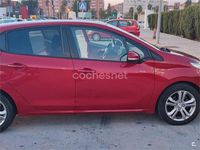 Usado Peugeot 208 Active 82 CV (60 kW) 2015 Rojo Utilitario