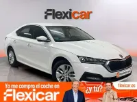 Usado Skoda Octavia Selection 116 CV (85 kW) 2022 Blanco Utilitario