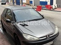 Usado Peugeot 206 70 CV (51 kW) 2002 Gris / plata Berlina