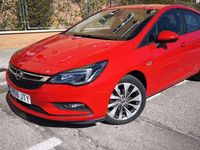 Usado Opel Astra Selective 125 CV (91 kW) 2016 Rojo Utilitario
