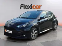 Usado Toyota Yaris Hybrid Active 116 CV (85 kW) 2025 Negro Berlina